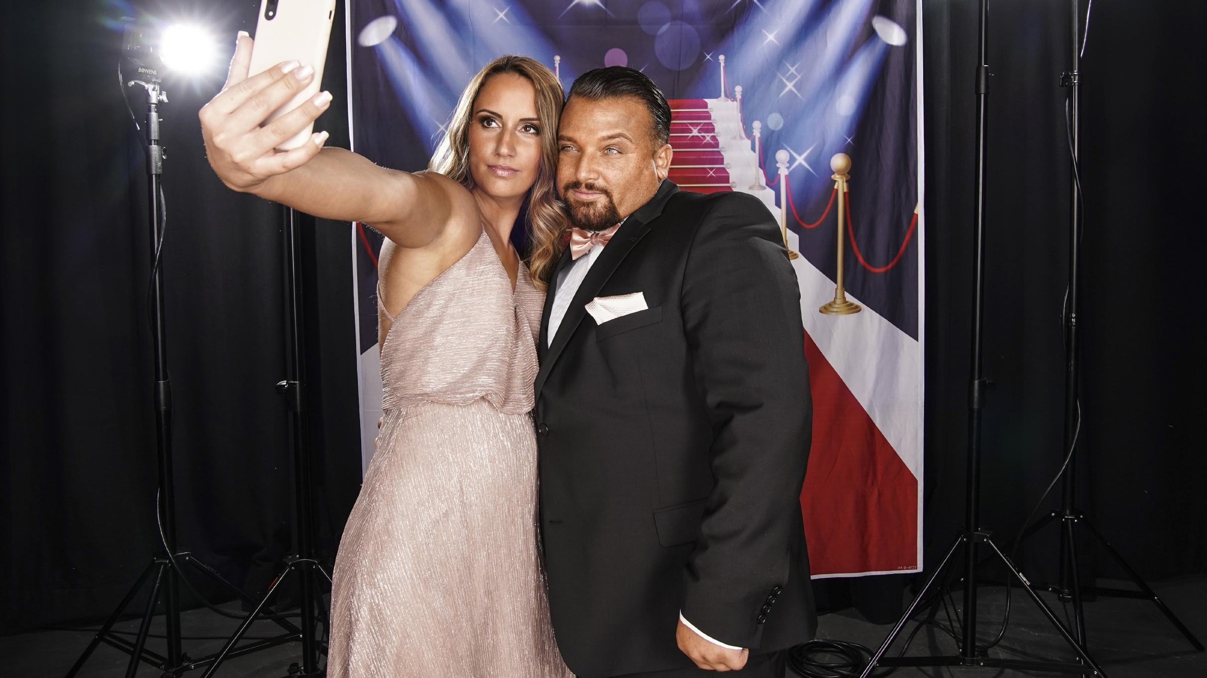 Senay Ak und Menowin Fröhlich ziehen in „Das Sommerhaus der Stars“ 2019 ein. 