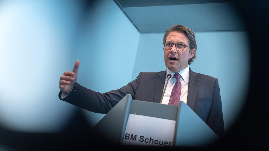 18.06.2019, Bayern, München: Andreas Scheuer (CSU), Bundesverkehrsminister, spricht bei einem Pressestatement zur Pkw-Maut. (Zu "EuGH: Deutsche Pkw-Maut ist rechtswidrig") Foto: Sina Schuldt/dpa +++ dpa-Bildfunk +++