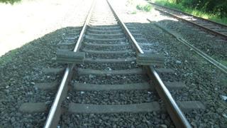 Anschlag auf Zug nach Sylt: Unbekannte legen Betonplatten auf Gleise