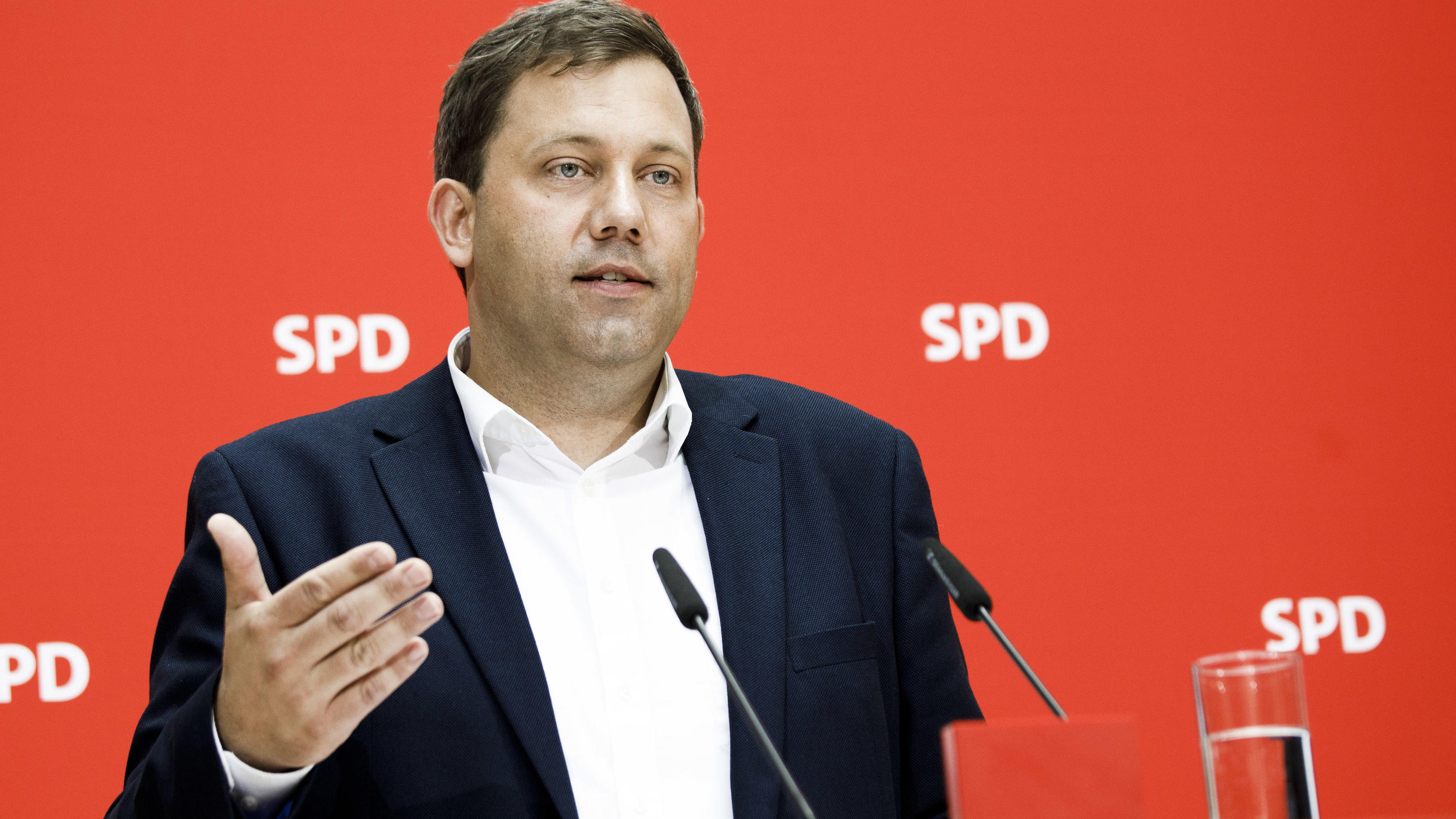17.06.2019, Berlin: Lars Klingbeil, SPD-Generalsekretär, spricht bei einer Pressekonferenz nach Gremiensitzungen der SPD im Willy-Brandt-Haus, dem Sitz der SPD. Foto: Carsten Koall/dpa +++ dpa-Bildfunk +++