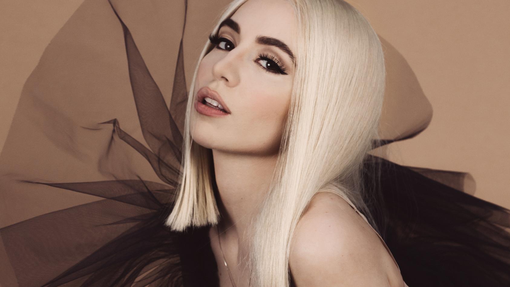 Ava Max Im Interview Das Bedeutet Sweet But Psycho Fur Sie Personlich