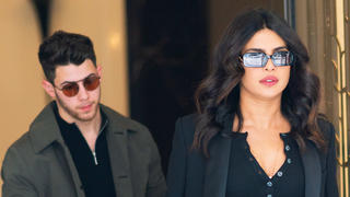 Priyanka Chopra wears her knee brace when heading out of her apartment with beau Nick Jonas in New YorkPictured: Nick Jonas,Priyanka ChopraRef: SPL5098272 160619 NON-EXCLUSIVEPicture by: Jackson Lee / SplashNews.comSplash News and PicturesLos Angeles: 310-821-2666New York: 212-619-2666London: 0207 644 7656Milan: 02 4399 8577photodesk@splashnews.comWorld Rights, No Portugal Rights