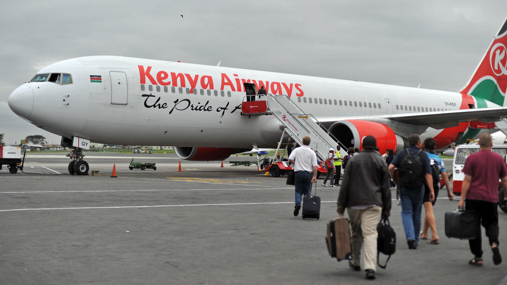 Ein Mann stürzte aus einer Kenya-Airways-Maschine. (Symbolbild)