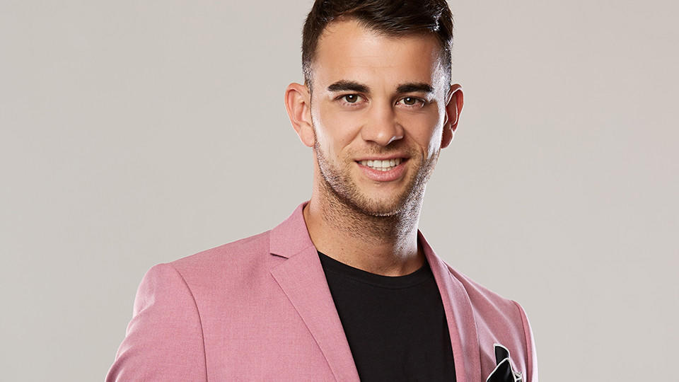Serkan Yavuz ist 26 Jahre alt und Kandidat bei „Die Bachelorette 2019“. Er sucht eine humorvolle Frau.