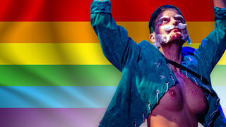 Drag King Maria Moschus genießt ihre Shows.