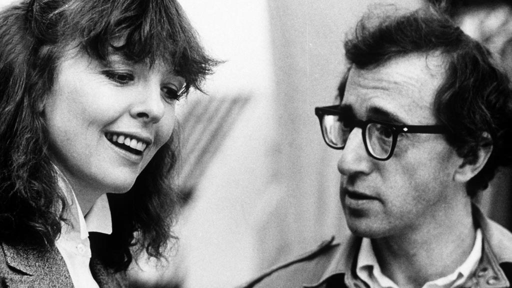 Der amerikanische Regisseur und Schauspieler Woody Allen und die US-Schauspielerin Diane Keaton in einer Szene von Allens Film "Manhattan" (1978).