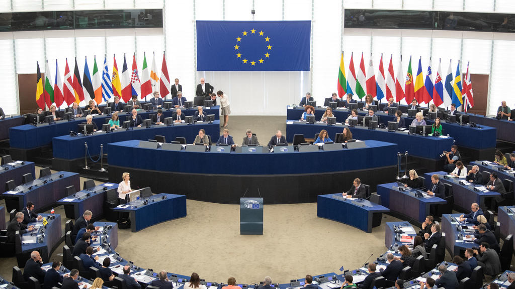 16.07.2019, Frankreich, Straßburg: Ursula von der Leyen spricht bei ihrer Bewerbungsrede vor den Abgeordneten des Europaparlaments. Von der Leyen bewirbt sich als neue EU-Kommissionspräsidentin. Die Staats- und Regierungschefs der EU hatten die CDU-P