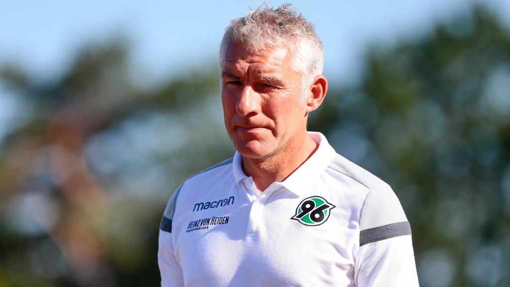 28.06.2019, xtgx, Fussball Testspiel, 1. FC Wunstorf - Hannover 96 emspor, v.l. Mirko Slomka (Hannover, Trainer) (DFL/DFB REGULATIONS PROHIBIT ANY USE OF PHOTOGRAPHS as IMAGE SEQUENCES and/or QUASI-VIDEO) Wunstorf *** 28 06 2019, xtgx, football test