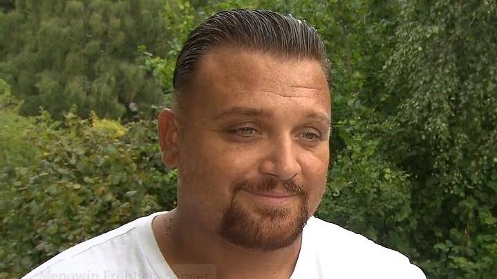 Menowin Fröhlich erklärt im RTL-Interview, warum er wegen Quentins Po-Grabschereien so ausgerastet ist.
