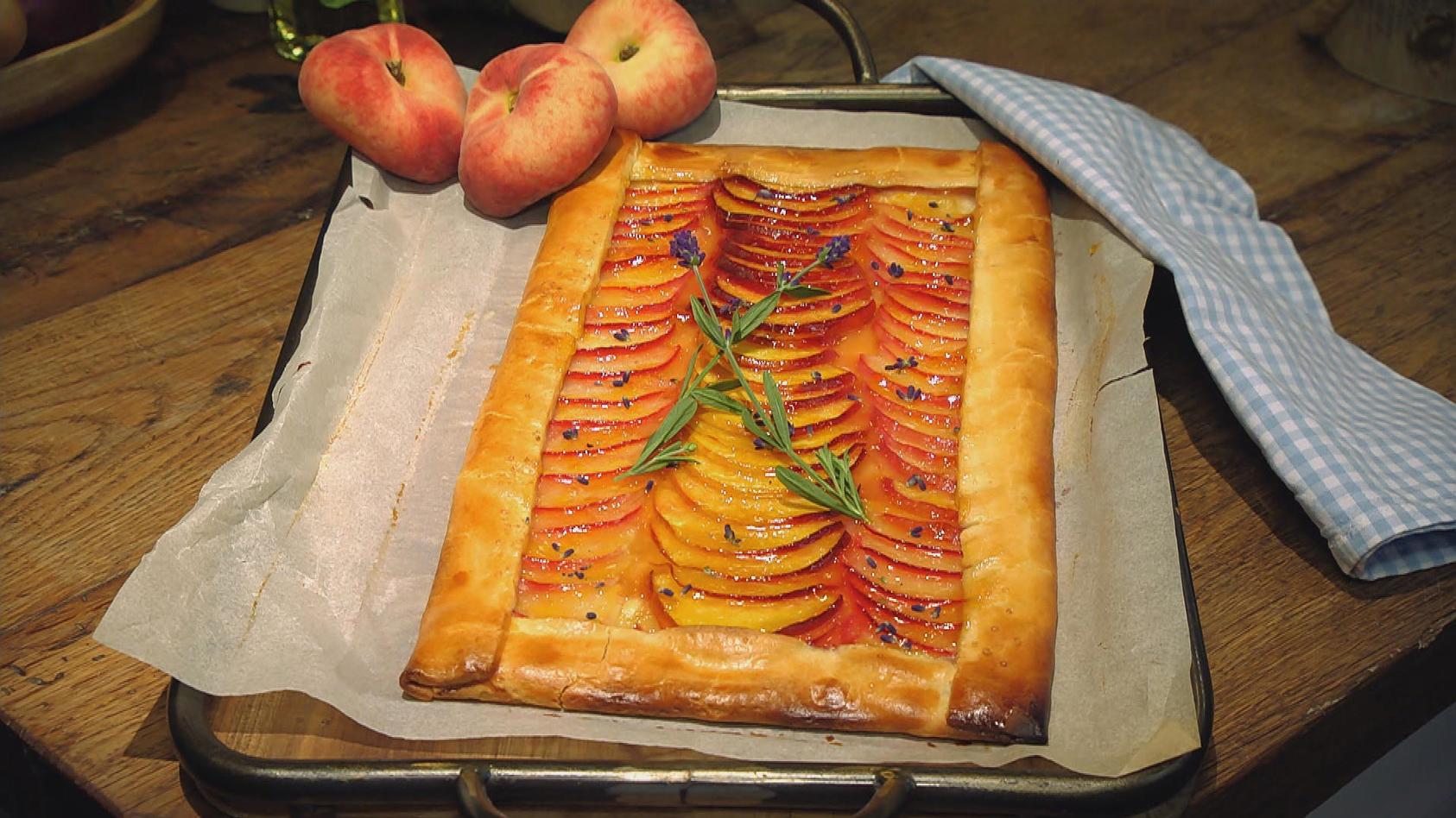 Pfirsich-Tarte: Dessert von Andrea Schirmaier-Huber und Ludwig Heer