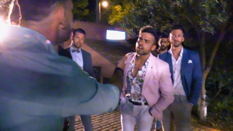 In der dritten „Nacht der Rosen“ gibt es mega Zoff unter den Männern. Vor allem Serkan und Andreas legen sich an.
