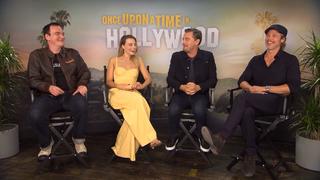 Von links nach rechts: Quentin Tarantino, Margot Robbie, Leonardo Dicaprio und Brad Pitt haben ordentlich Spaß bei der Premiere von "Once Upon a Time in Hollywood" in Berlin.