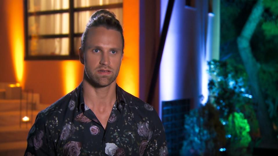 Jonas hat in der dritten „Nacht der Rosen“ keine Rose von der Bachelorette bekommen.