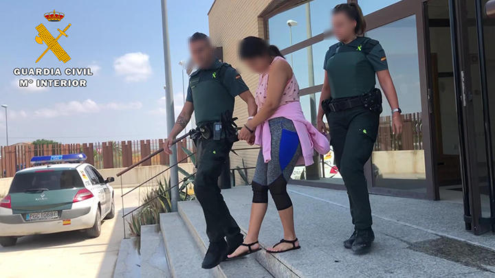 Menschenhändler zwingen Frauen zur Altenpflege