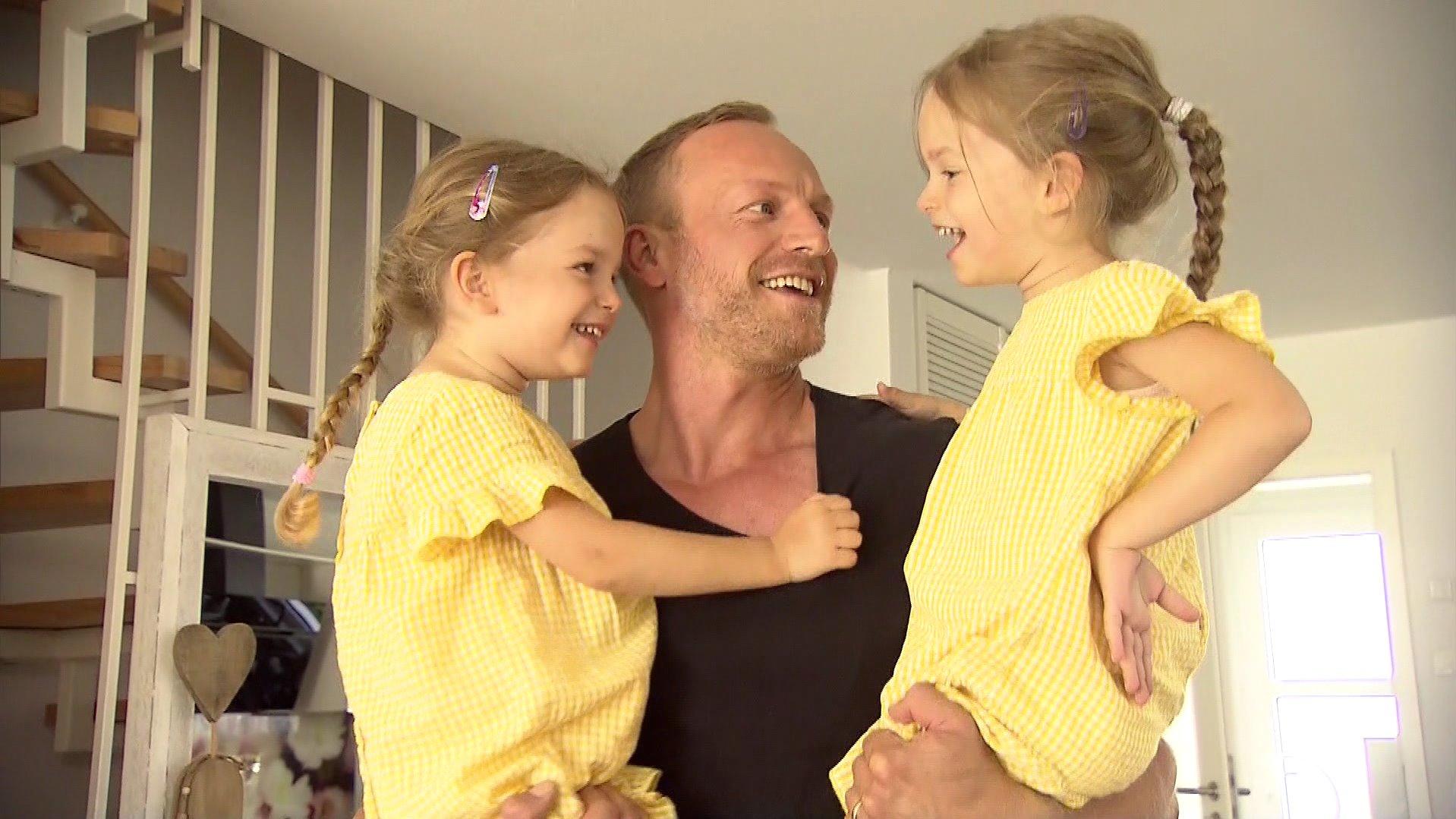 GZSZ-Star Markus Ertelt mit seinen beiden Töchtern.
