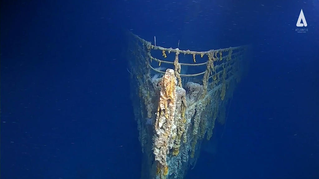 22.08.2019, ---, Atlantischer Ozean: In diesem aus einem Video von Atlantic Productions entnommene Standbild zeigt einen Teil des 1912 gesunkenen Luxusdampfers, "Titanic". Mit fünf Tauchgängen gelang es einer Expeditionscrew, in 3800 Meter Tiefe Vide