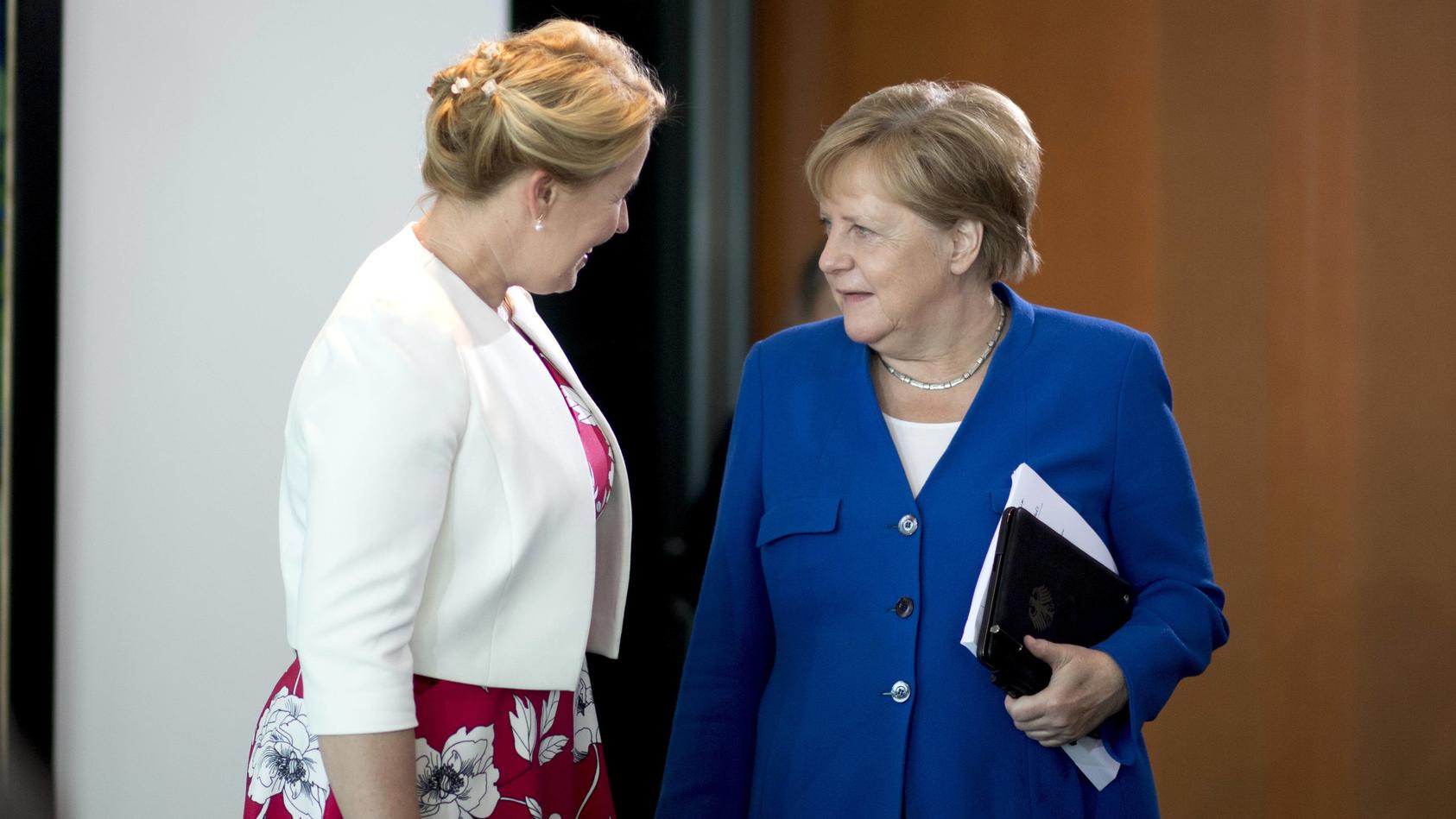 Franziska Giffey und Angela Merkel haben die mieseste Umwelt-Bilanz.