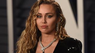 February 24, 2019 - Los Angeles, CA, USA - BEVERLY HILLS, CALIFORNIA - FEBRUARY 24: Miley Cyrus attends 2019 Vanity Fair Oscar Party at Wallis Annenberg Center for the Performing Arts on February 24, 2019 in Beverly Hills, California. Photo: imageSPACE Los Angeles USA PUBLICATIONxINxGERxSUIxAUTxONLY - ZUMAs181 20190224_zea_s181_954 Copyright: xImagespacex  