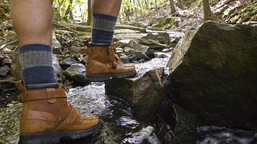 Falsche Socken beim Wandern können sehr unangenehm werden