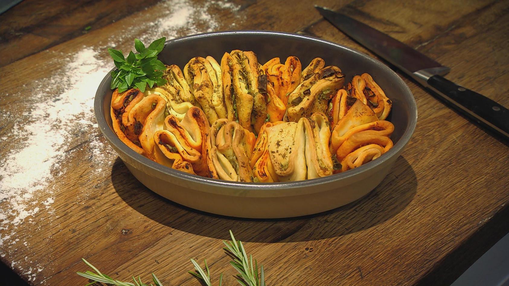 Würziges Quarkbrot: Party-Brot-Rezept von Meta Hiltebrand und Ronny Loll