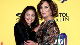 Töchterchen Jada und Danni Büchner bei der Premiere des Musicals 'The Band' im Theater des Westens in Berlin.