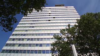 Telekom-Hochhaus in Bielefeld: Arbeiter stürzt aus Fenster im 17. Stock in den Tod