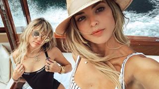 Miley Cyrus und Kaitlynn Carter verbringen schönen Stunden auf einem Boot.