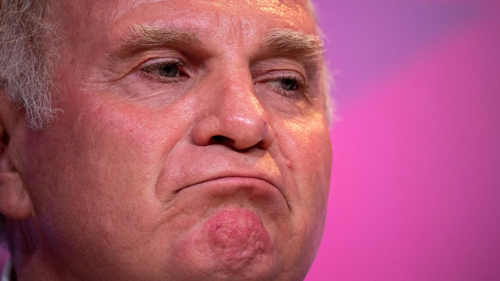 ARCHIV - 30.08.2019, Bayern, München: Uli Hoeneß, Präsident FC Bayern München, nimmt an einer Pressekonferenz seines Vereins teil. (zu dpa «Hoeneß' Polterabend: Wütende Attacke gegen ter Stegen und den DFB» am 19.09.2019) Foto: Peter Kneffel/dpa +++