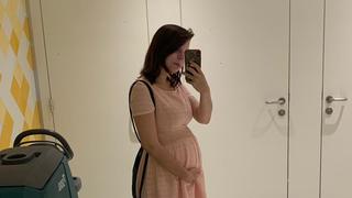 Ein Unbekannter drohte Dèsirèe Z., ihr ungeborenes Baby im Bauch zu töten.