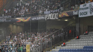 Gladbach-Fans im Fatih-Terim-Stadion in Istanbul