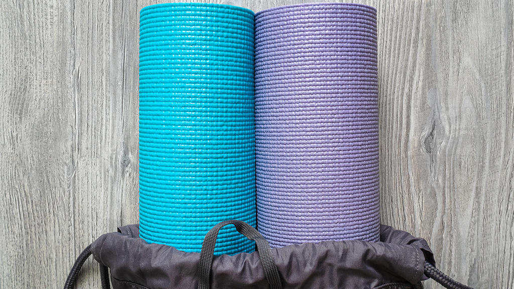 Yogamatten gibt es in vielen Farben