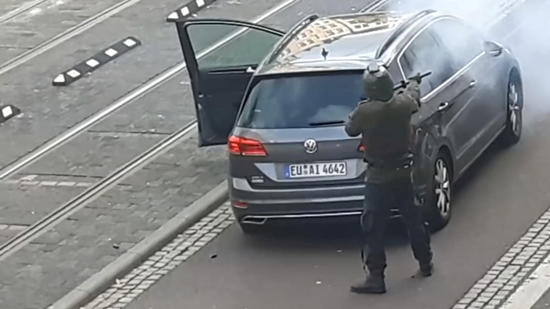Zwei Tote bei Schießerei in Halle: Angreifer filmte Tat mit Helmkamera