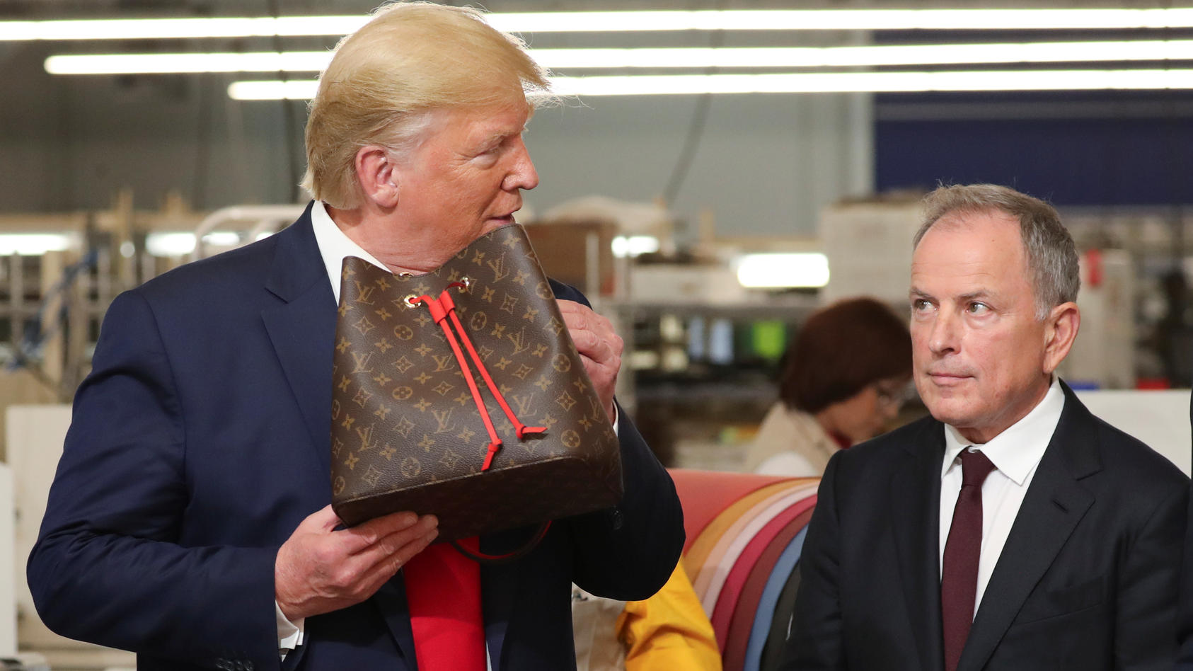 "Make America fashionable again": Donald Trump wirbt für Louis Vuitton - Mitarbeiter laufen Sturm
