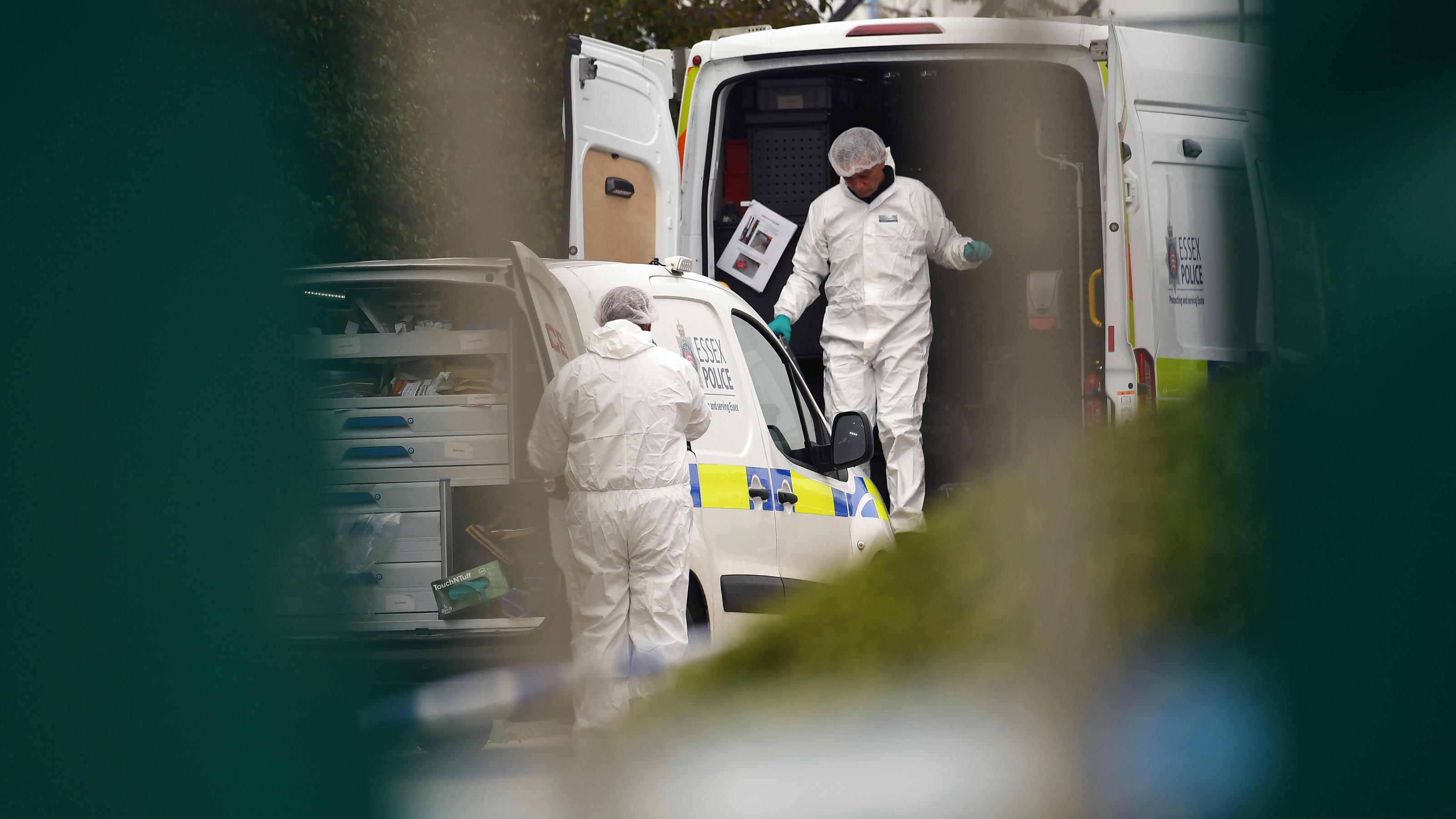 39 Tote in Thurrock, Essex: Forensische Ermittler untersuchen den Lastwagen.