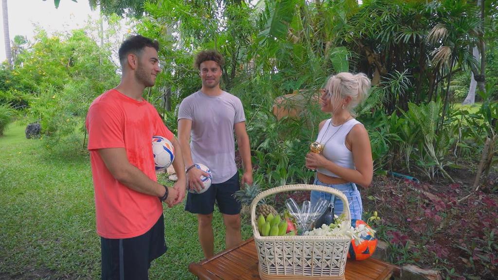 Samantha hat bei "Bachelor in Paradise" die Wahl zwischen Alex und Serkan.