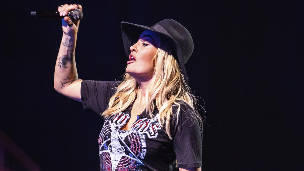 Sarah Connor live bei einem Konzert ihrer Herz Kraft Werke -Tour 2019.