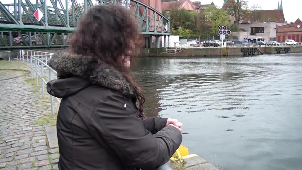Mönkhagen bei Lübeck: Studentin (20) gefesselt und vergewaltigt, Noch-Frau des Tatverdächtigen (Emine Ö.) spricht im Interview