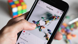 Instagram-Nutzer likt Foto.