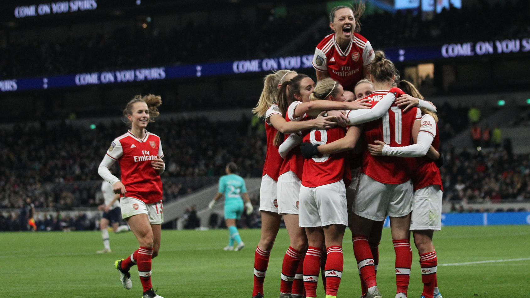 Zuschauerrekord im englischen Frauenfußball: Arsenal gegen Spurs