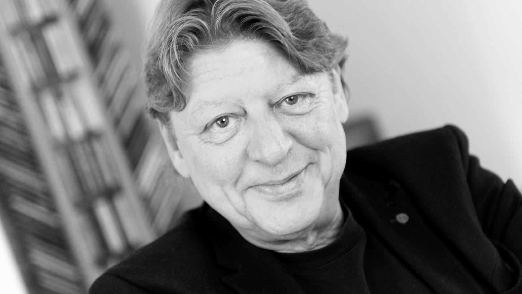 Walter Freiwald ist vielen aus der RTL-Show „Der Preis ist heiß“ (1989 - 1997) bekannt. Auch im Dschungelcamp war der Moderator 2015 noch zu sehen.