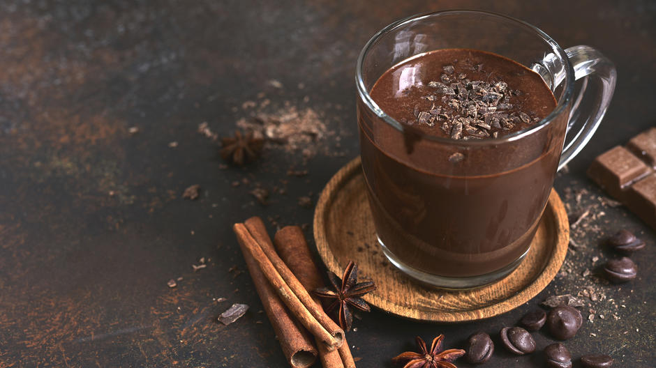 Cremige Alternative zu Glühwein: So geht heiße Weinolade