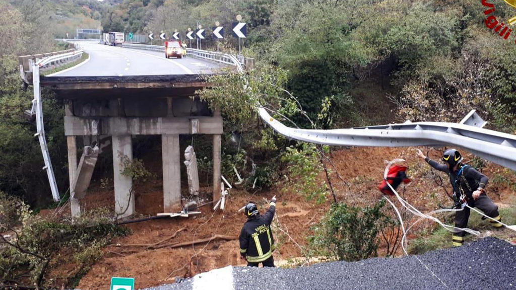 eingestürzte Autobahnbrücke bei Savona
