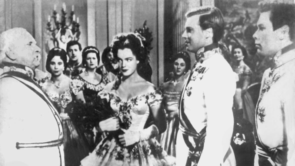Schauspielerin Romy Schneider als Kaiserin Elisabeth und Karlheinz Böhm als ihr Gatte Kaiser Franz Joseph.