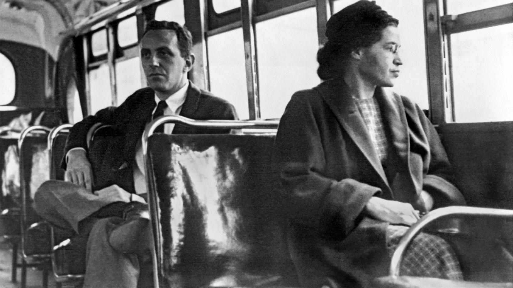 Rosa Parks Weigerte Sich Vor 64 Jahren Ihren Platz Im Bus Zu Raumen Statue Fur Burgerrechts Ikone