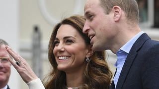 07.05.2019, Großbritannien, London: Der britische Prinz William und seine Frau Kate, Herzogin von Cambridge, kommen zur Eröffnung der Kings Cup Segelregatta. Foto: Ben Stansall/AFP pool/dpa +++ dpa-Bildfunk +++