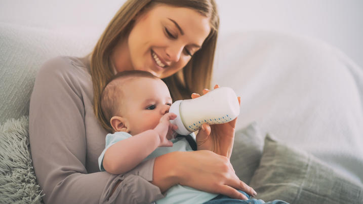 Das Baby verträgt keine Milch: Das können Sie tun