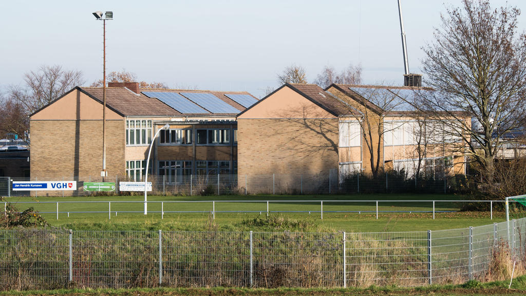 04.12.2019, Niedersachsen, Söhlde: Die Oberschule in Söhlde. Nach einem erneuten Ausbruch von Masern im Landkreis Hildesheim werden an der Schule am Mittwoch die Impfausweise der Schülerinnen und Schüler kontrolliert. Foto: Julian Stratenschulte/dpa
