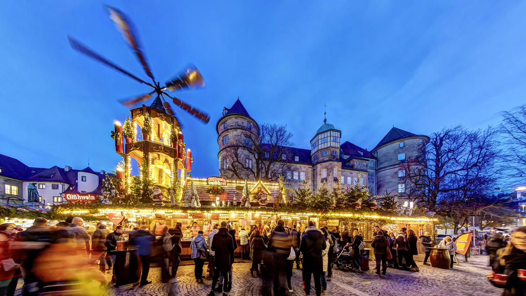 Weihnachtsmarkt Stuttgart. Mit rund vier Millionen Besuchern zählt er zu den größten Weihnachtsmärkten in Deutschland