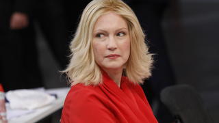 Manuela Schwesig, Ministerpräsidentin des Landes Mecklenburg-Vorpommern, Vorsitzende der SPD Mecklenburg-Vorpommern, kommissarische Bundesvorsitzende, Deutschland, Berlin, Ordentlicher SPD-Bundesparteitag vom 06. bis 08. Dezember 2019 in Berlin, 06.12.2019 *** Manuela Schwesig, Prime Minister of the State of Mecklenburg-Vorpommern, Chairwoman of the SPD Mecklenburg-Vorpommern, Provisional Federal Chairwoman, Germany, Berlin, Ordinary SPD Federal Party Congress from 06 to 08 December 2019 in Berlin, 06 12 2019 