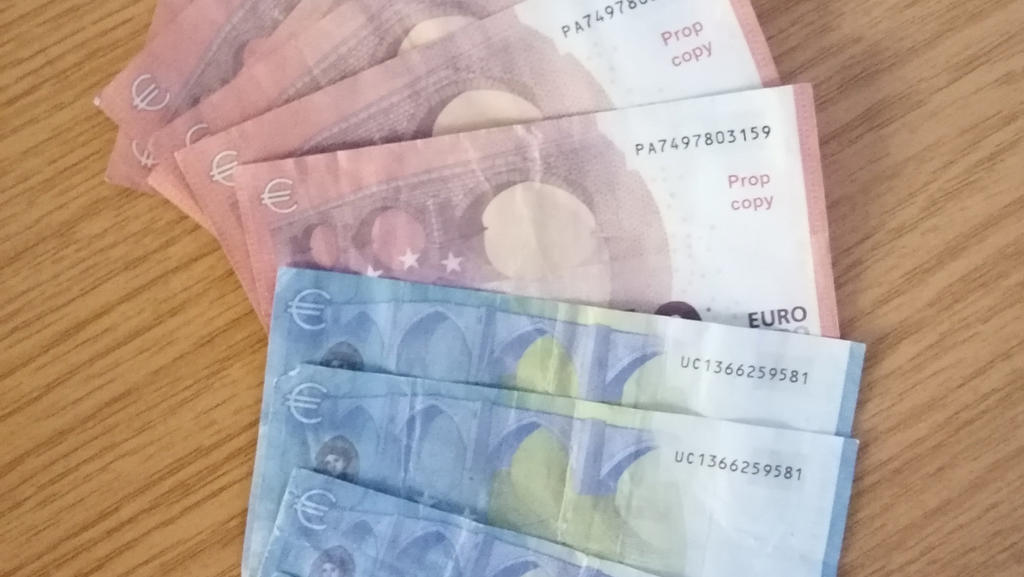 Gefälschte 10 und 20 Euro Scheine